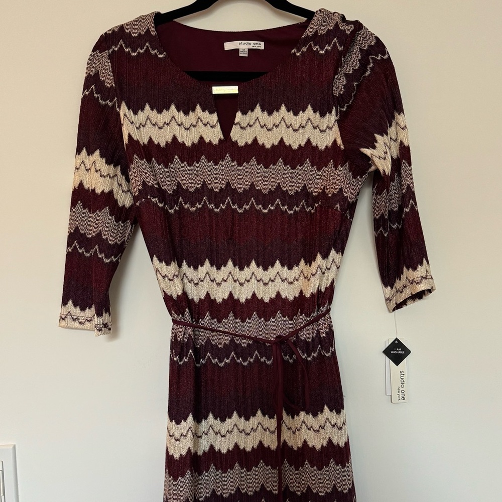 Studio One Maroon and Beige Patterned Mid Sleeve Dress